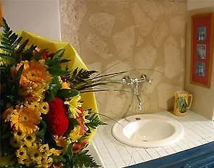 Hotel Logis Le Mas Et La Flambee Du Luberon Venelles 3*,