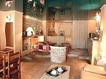 Logis Le Mas Et La Flambee Du Luberon Hotel Venelles