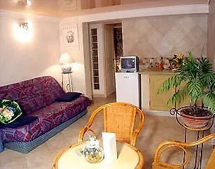 Logis Le Mas Et La Flambee Du Luberon Hotel Venelles